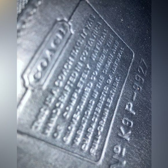 Vintage Coach Willis 9927 Black Leather W/Key Fob & Goldtone Hardware. - Picture 11 of 15